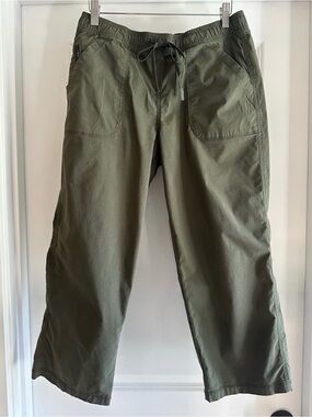 Title Nine Olive Green Cropped Pants